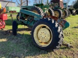 John Deere 2040 tractor - salvage For parts or repair