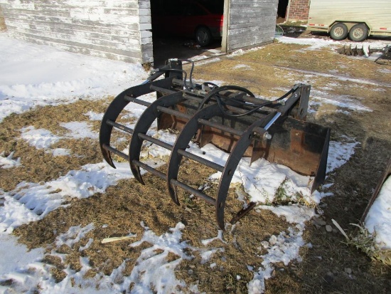 New Holland grapple fork
