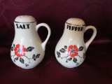 Vintage Halls Red Poppy Salt & Pepper Shakers 5