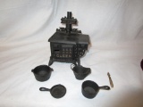 Vintage Queen Salesman Sample Cast Stove/accessories