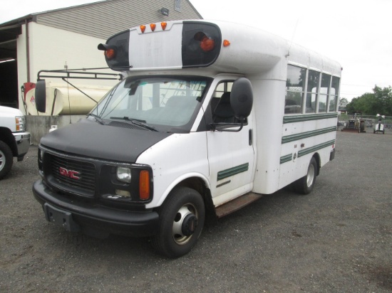 2002 GMC Savana 3500 Bus