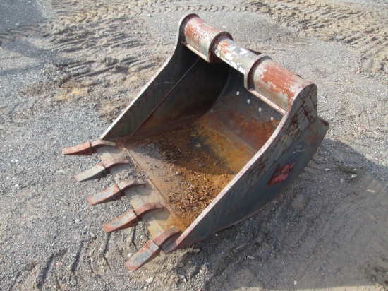 Terex 32" Excavator Bucket With Teeth