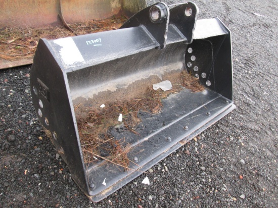 Caterpillar 60" Cleanup Bucket With BOCE