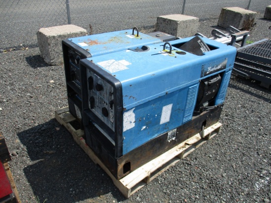 Miller Bobcat 225G Welder