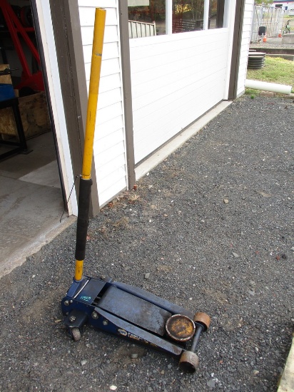 NAPA Floor Jack