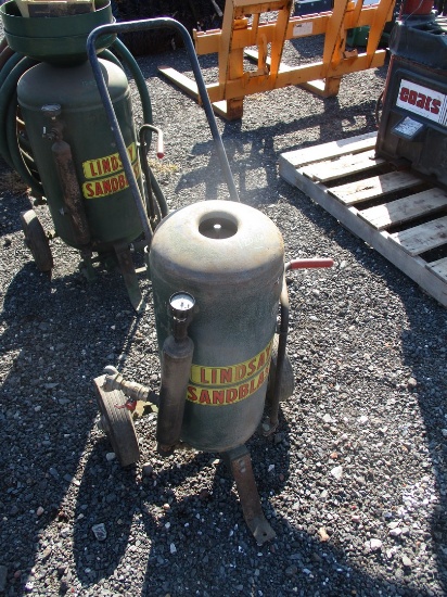 Lindsay Sandblast Pot
