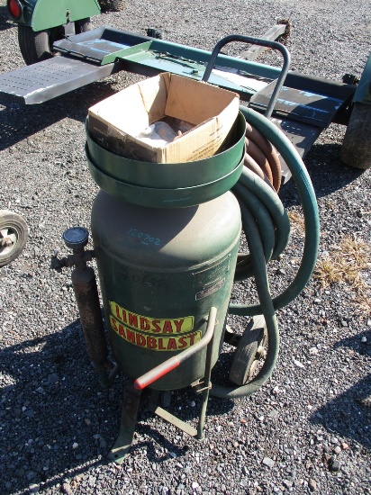 Lindsay Sandblast Pot