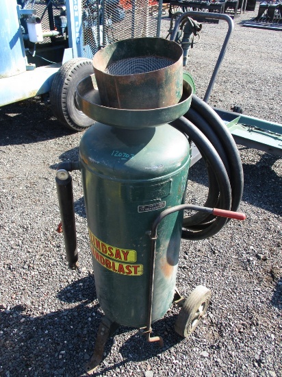 Lindsay Sandblast Pot