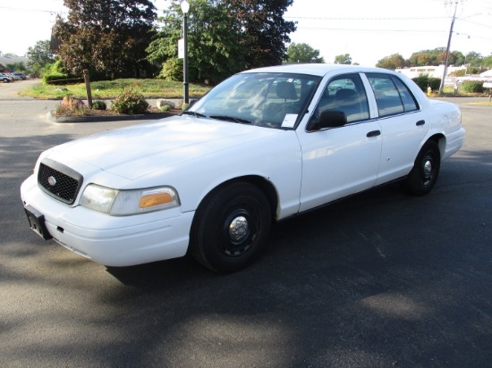 2005 Ford Crown Victoria 4 Door Sedan