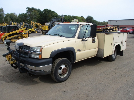 2004 Chevrolet Silverado 3500 Utility Body Truck