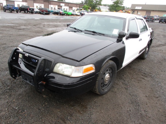 2011 Ford Crown Victoria 4 Door Sedan