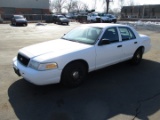 2005 Ford Crown Victoria 4 Door Sedan