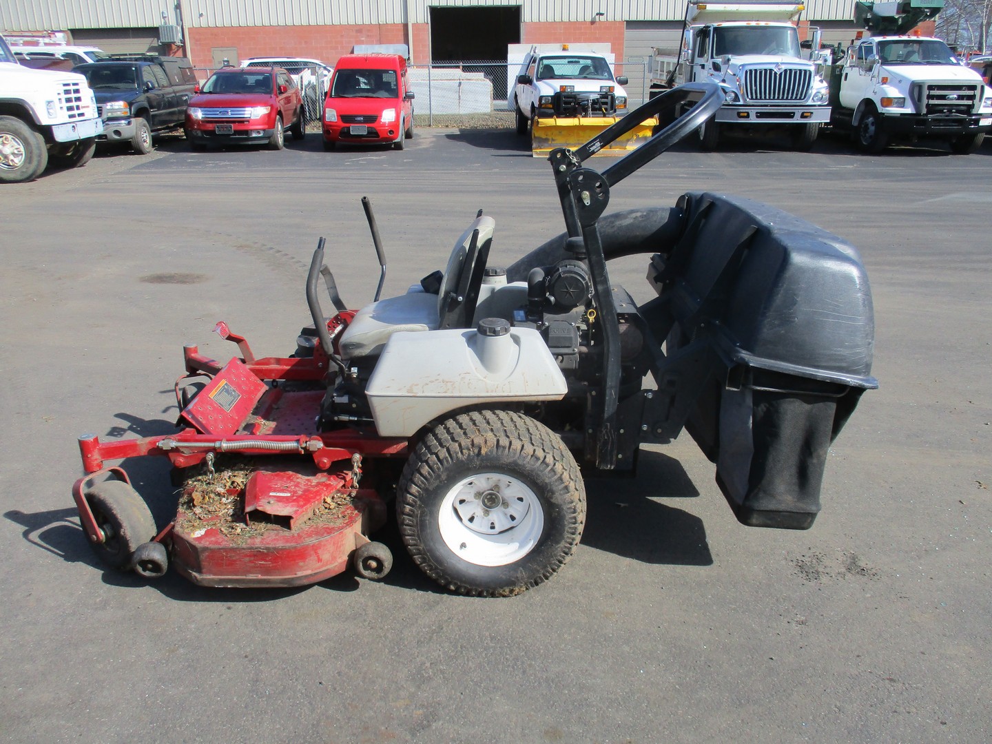 Exmark Lazer Z Zero Turn Mower | Proxibid