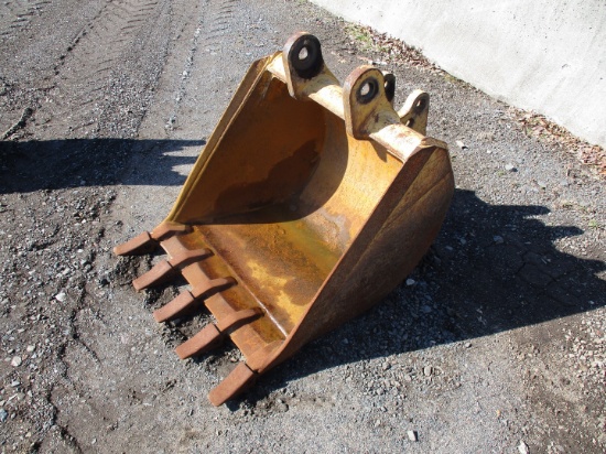 30" Backhoe Bucket With Teeth
