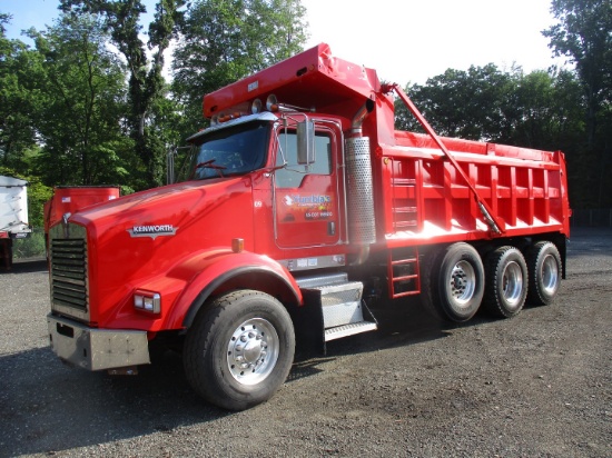 2005 Kenworth T800 Tri/A Dump Truck