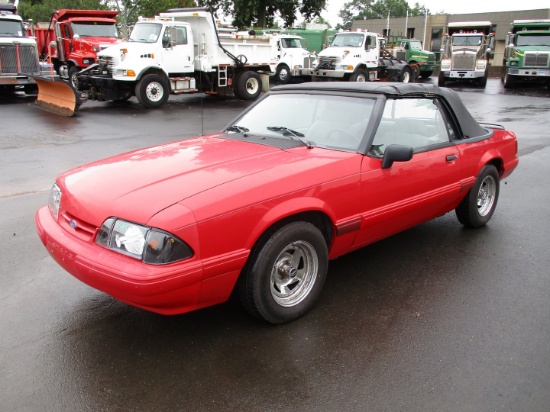 1993 Ford Mustang Automobile