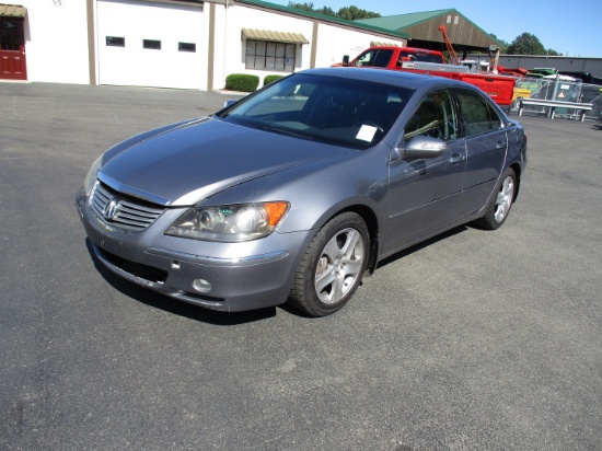 2005 Acura RL 4 Door Automobile