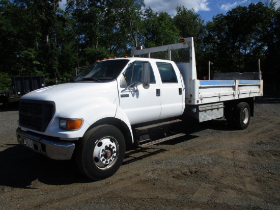 2003 Ford F-650 XLT S/A Flatbed Truck
