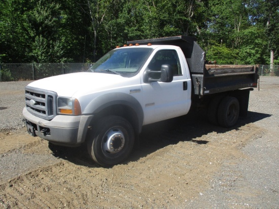 2005 Ford F-450 XL S/A Dump Truck