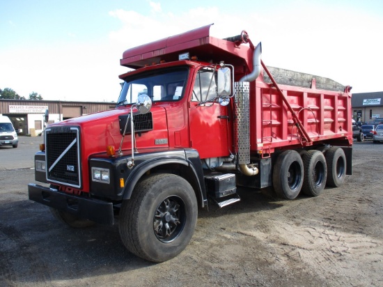 1987 White/Volvo N1225 Tri/A Dump Truck