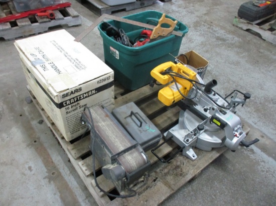Quantity of Assorted Woodworking Tools