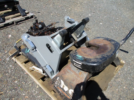 (3) Fifth Wheel Trailer Hitches