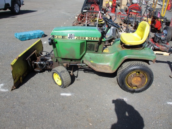 John Deere 318 Garden Tractor