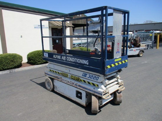 1999 Skyjack SJ111-3220 Electric Scissor Lift