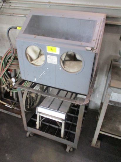 Central Pneumatic Abrasive Blast Cabinet