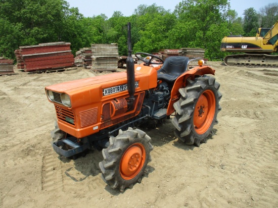 Kubota L2201DT Tractor