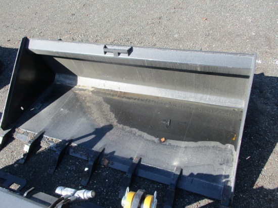 72" Bucket With Teeth