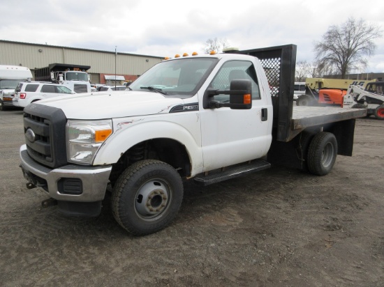 2015 Ford F-350 Super Duty S/A Flatbed Truck