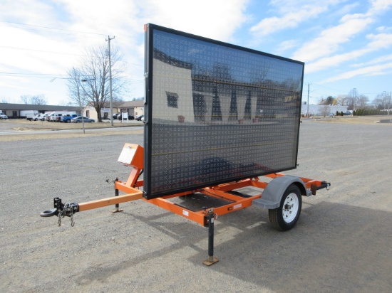 2020 HILL & SMITH SMC2000 TOW BEHIND MESSAGE BOARD