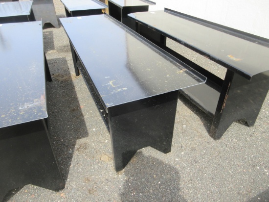 STEEL WORKBENCH WITH SHELF