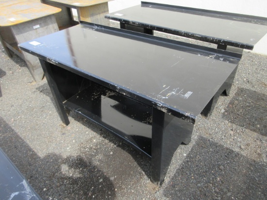STEEL WORKBENCH WITH SHELF