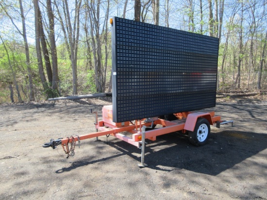 2012 AMERICAN SIGNAL TOW BEHIND MESSAGE BOARD