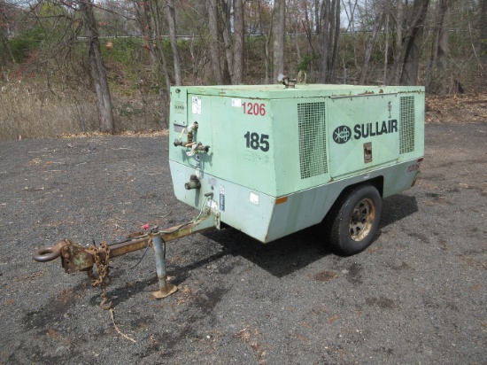 SULLAIR 185DPQ JD TOW BEHIND AIR COMPRESSOR