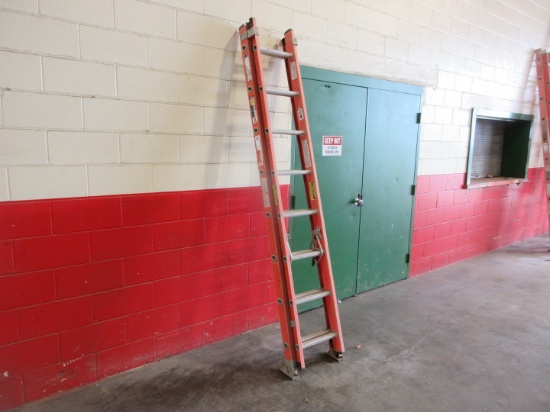 WERNER 16' FIBERGLASS EXTENSION LADDER