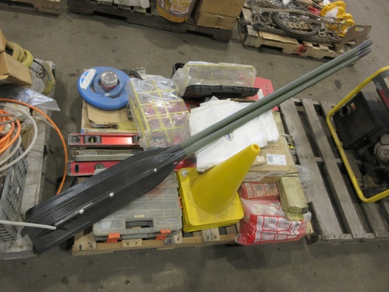 ASSORTED LEVELS AND CONCRETE ACCESSORIES,