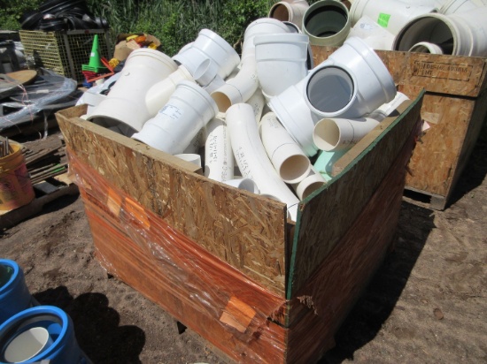 QUANTITY OF ASSORTED PLASTIC PIPE FITTINGS
