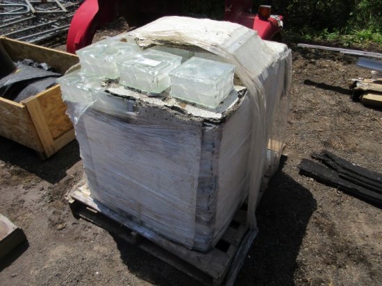 QUANTITY OF NUBIO 8" X 8" X 4" GLASS BLOCKS