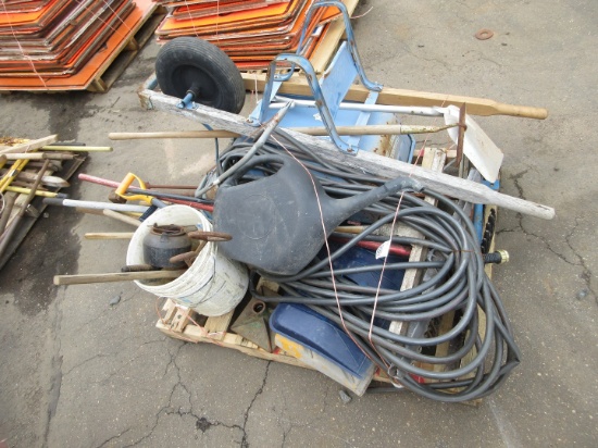 QUANTITY OF ASSORTED HAND TOOLS,