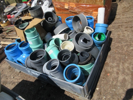 QUANTITY OF ASSORTED PLASTIC PIPE FITTINGS