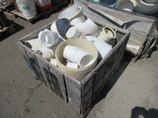 QUANTITY OF ASSORTED PLASTIC PIPE FITTINGS