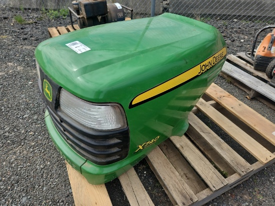 JOHN DEERE X740 TRACTOR HOOD
