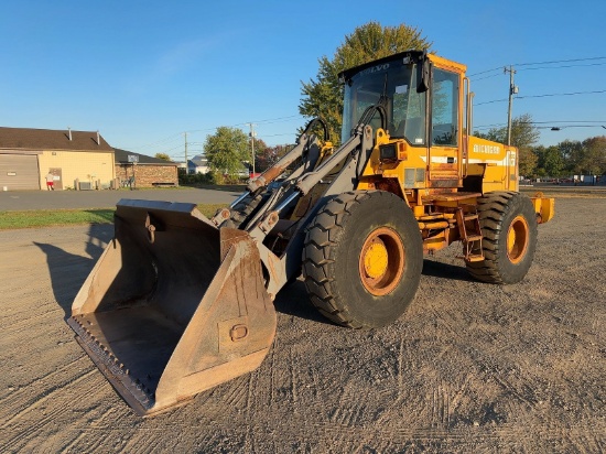 1992 VOLVO L90 RUBBER TIRE WHEEL LOADER