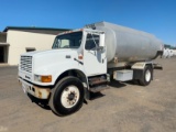 2001 INTERNATIONAL 4900 S/A FUEL TRUCK
