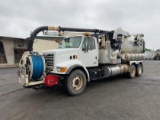 2002 STERLING LT T/A VAC TRUCK
