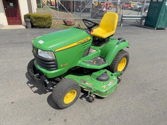 John Deere X720 Garden Tractor