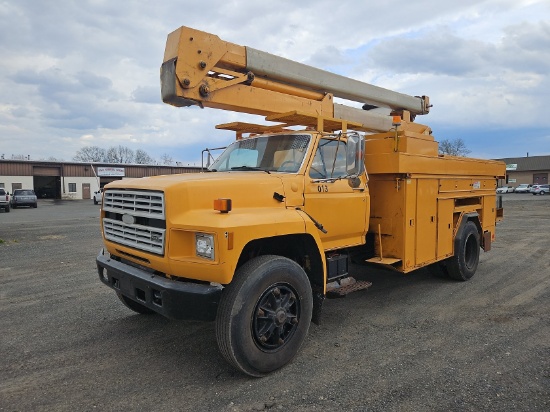 1987 Ford F800 Bucket Truck